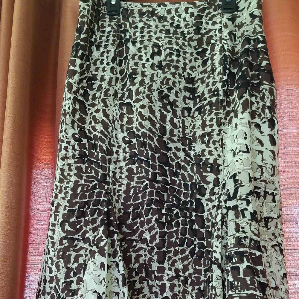 David N., Size 6 Skirt, NWOT.